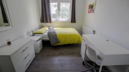 Sovereign House – Room 2 - Photo 4