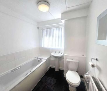 Flat Heddington Gardens, Arnold, Nottingham, NG5 - Photo 1