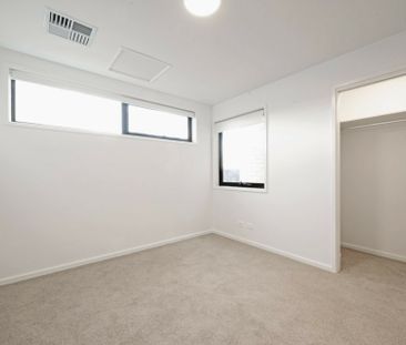 Spacious townhouse! - Photo 5