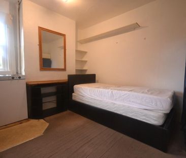 1 bedroom Flat To Let - Photo 1