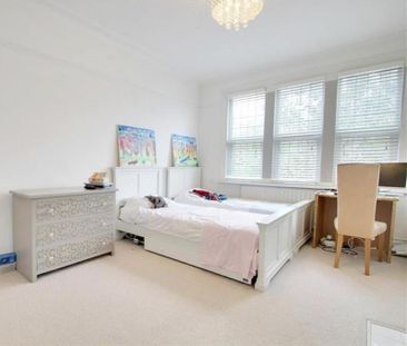 3 Bed Terraced House, Ilford, IG1 - Photo 4