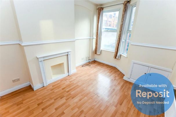 4 bedroom end of terrace house to rent - Photo 1