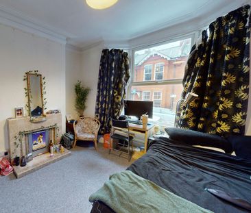 Terraced House to rent on - Photo 4