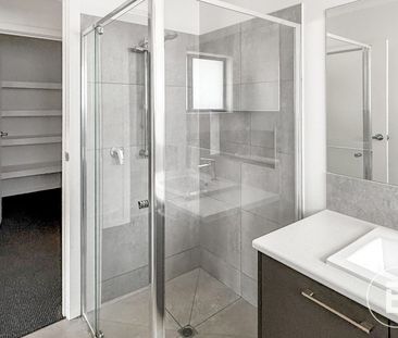 SPACIOUS FAMILY LIVING IN POPULAR ALFREDTON - Photo 6