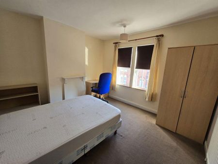 3 bedroom terraced house to rent - Photo 2