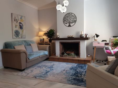 Spacious 3-Bedroom Townhouse for Long-Term Rent – Steps from the Beach - Photo 4