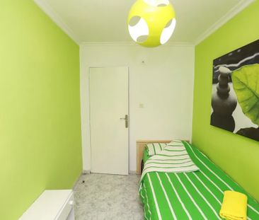 Carrer de Polo y Peyrolón, Valencia, Valencian Community 46021 - Photo 4