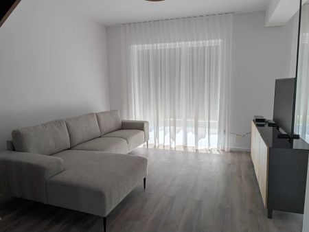 Inchiriere Casa tip Duplex 4 Camere Rasnov prima inchiriere - Fotografie 2