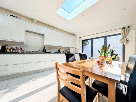 4 bedroom terraced house to rent - Photo 4