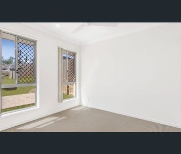 Family Home In Quite Suburb! - Photo 3