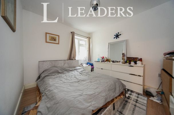 3 bedroom bungalow to rent Deep Denes, Luton, LU2 - Photo 1