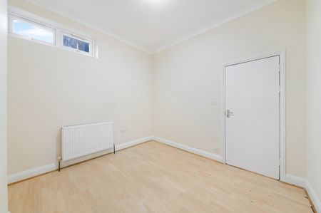 Graveney Road, SW17, London - Photo 4