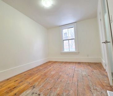 For Lease - 457 Queen Street Unit# Main, Toronto, Ontario - Photo 3