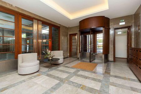 1 room luxury Flat for rent in Lisbon, Portugal - Photo 5