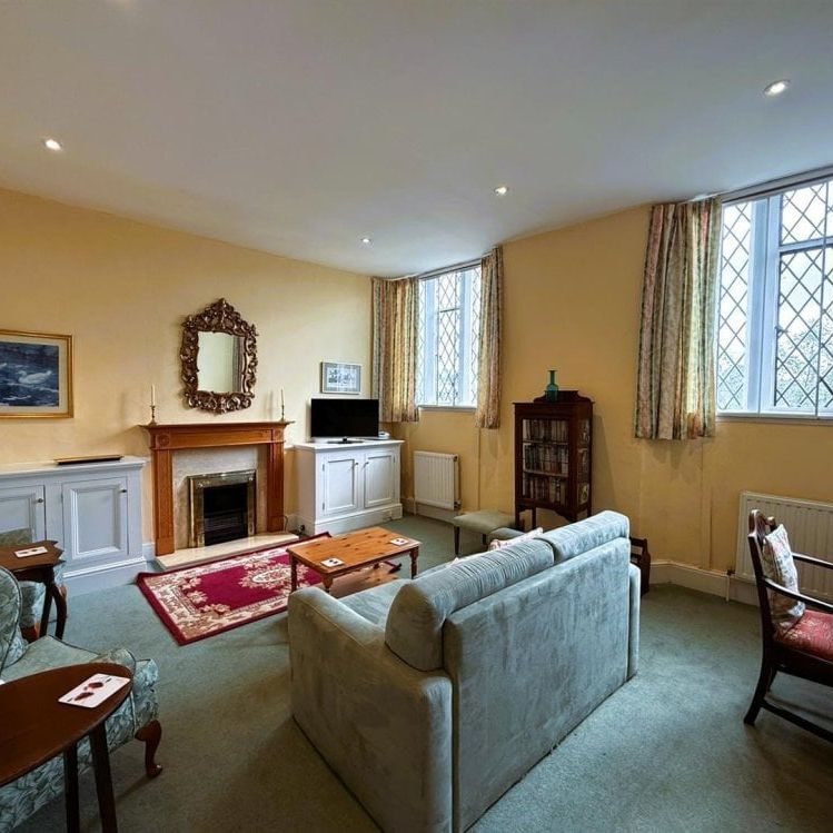 Tiverton Castle - Photo 1