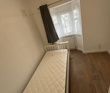 Room in a Shared House, Radcliffe Road, HA3 - Photo 3