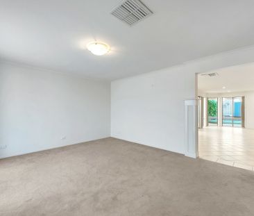 Style, Space & Executive Comfort in a Peaceful Highbury Setting - Photo 5