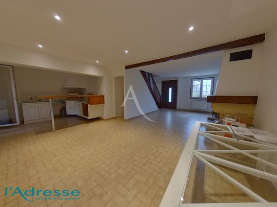 Location Maison 6 pièces 83m² NOISY LE GRAND 93160 - Photo 1