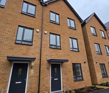 Redhouse Crescent Great Haddon, Peterborough - Photo 1