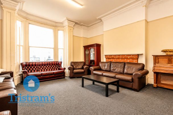 9 bed End Terraced House for Rent - Photo 1
