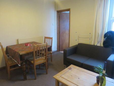 4 bedroom house to rent - Photo 3