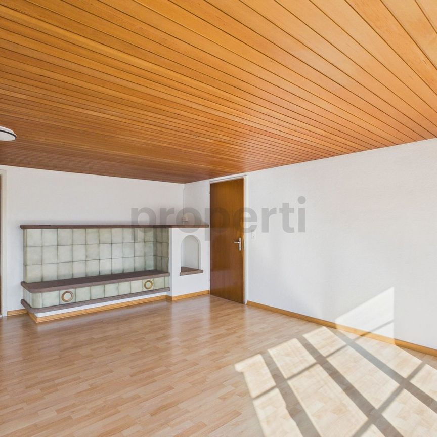 Charmante und lichtdurchflutete Wohnung mit schönem Balkon, inkl. einem Parkplatz - Photo 1