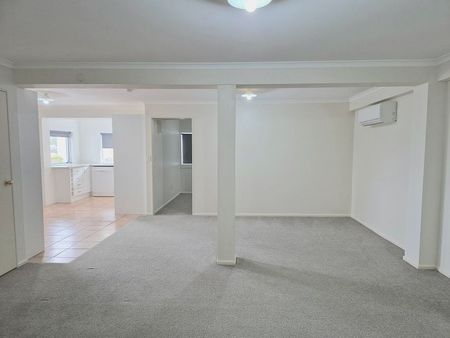 Warm, Spacious & Clean. Move in ready Flat. - Photo 2