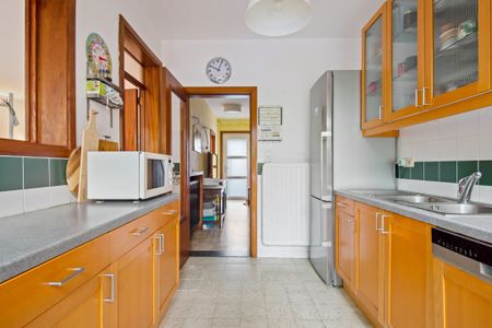 Mooie halfopen woning met garage op absolute toplocatie - Foto 2