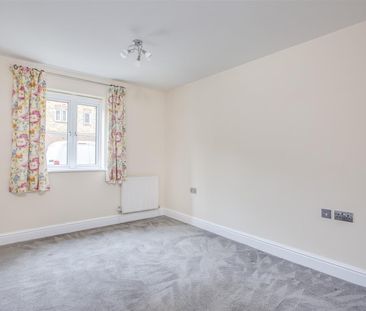 Fryers Lane, High Wycombe - Photo 1