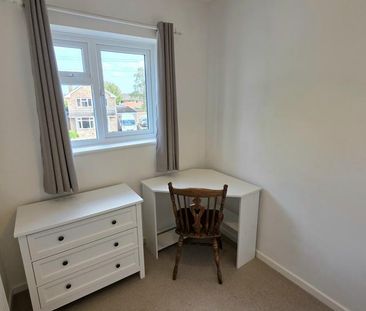 3 bedroom semi-detached house to rent - Photo 2