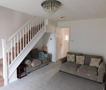 2 bedroom end of terrace house to rent - Photo 3