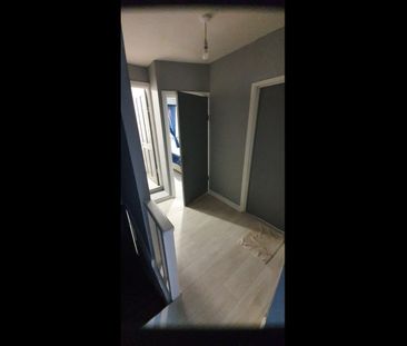 3 Bed Flat, Ealing Broadway, W5 - Photo 3