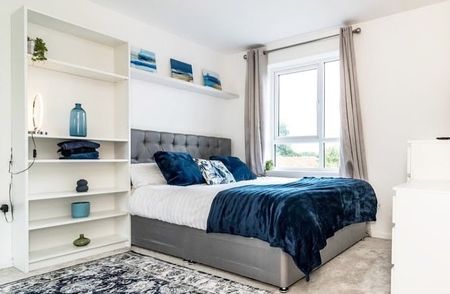 Room in a Shared House, Mallow Drive, M7 - Photo 4