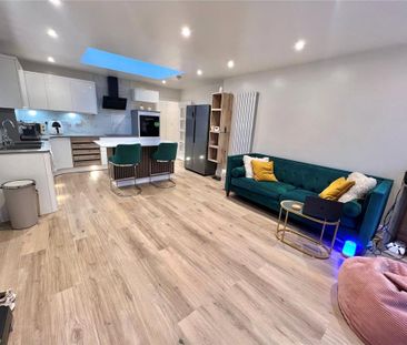 3 bedroom apartment to rent - Photo 4