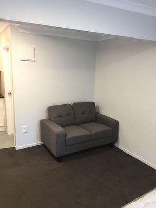 Chic 1BR Urban Retreat - Frankton - Photo 1