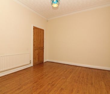 2 Bedroom Mid Terraced House - Photo 4