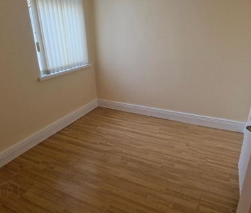 31 Summer Hill, Warrenpoint, Newry, BT34 3JB - Photo 2