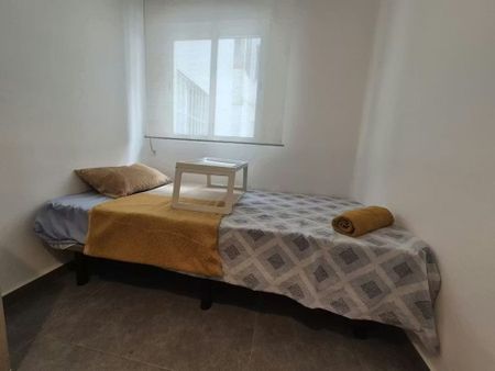 Carrer del Reverend Rafael Tramoyeres, Valencia, Valencian Community 46020 - Photo 3