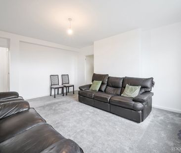 Grand Drive, London, SW20 - Photo 2