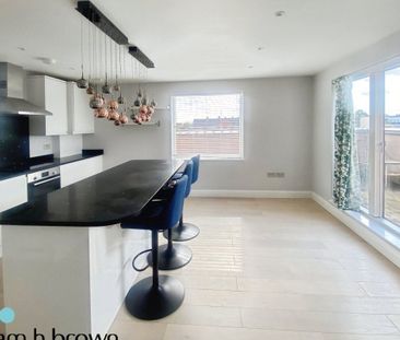 Ongar Road, BRENTWOOD - Photo 3