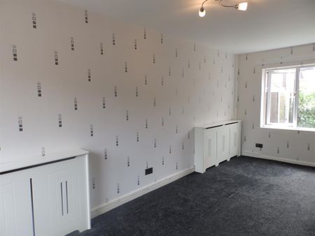 3 bedroom end of terrace house to rent - Photo 2