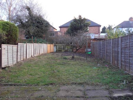3 bedroom semi-detached house to rent - Photo 3