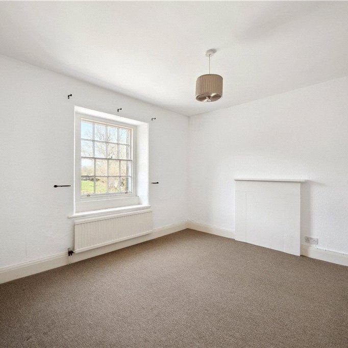 4 bedroom link detached house to rent - Photo 1