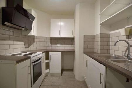 Wordsworth Mead, Redhill, RH1 - Photo 5