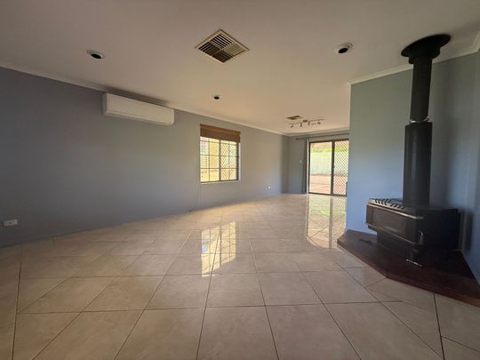 Three Bedroom, Two Bathroom Home in Araluen - Photo 1