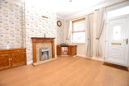 2 bedroom terraced house to rent - Photo 4