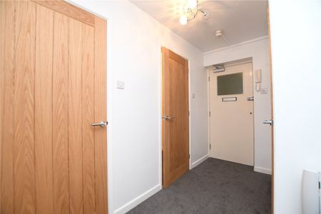 2 Bed Flat To Rent - Photo 3