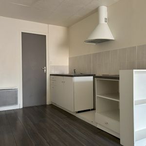 Location Appartement 2 pièces 41m² LUSIGNAN 86600 - Photo 2