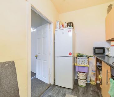 3 bedroom apartment to rent - Photo 6