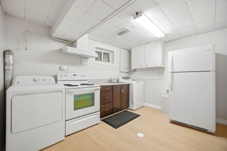 For Lease - 1926 Reiss Court, Mississauga, Ontario - Photo 3